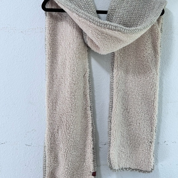 Blue Knit Scarf - Picture 8 of 14